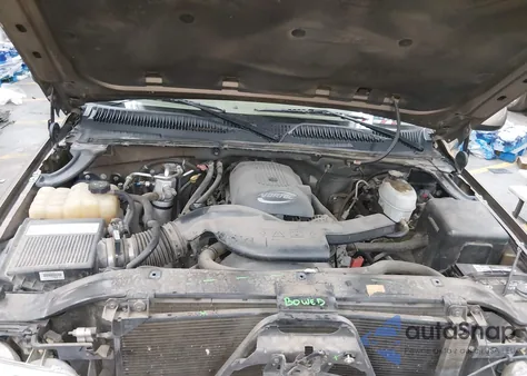 2004 Chevrolet Tahoe Lt z USA, uszkodzony, nr VIN 1GNEC13Z44R201177